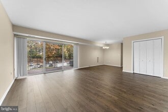 Building Photo - 5500 Karen Elaine Dr