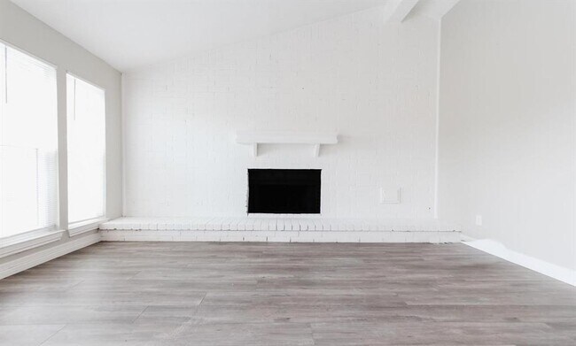 Foto del edificio - 3402 Pecan Grove Dr