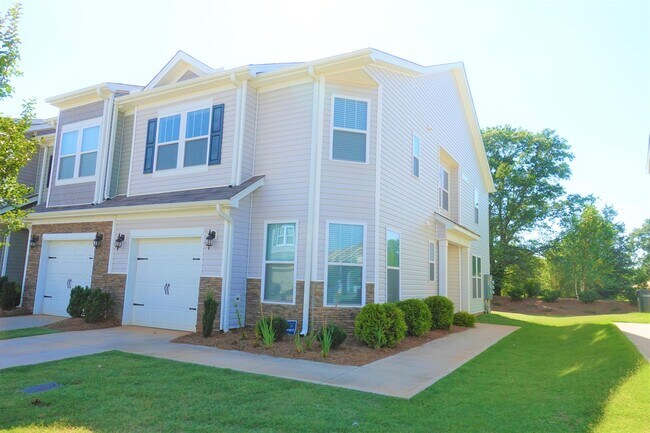Foto del edificio - 409 Yellow Fox Rd