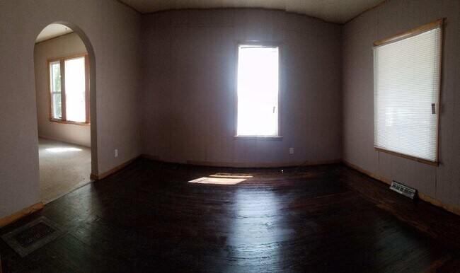 Building Photo - 331 Sumner St