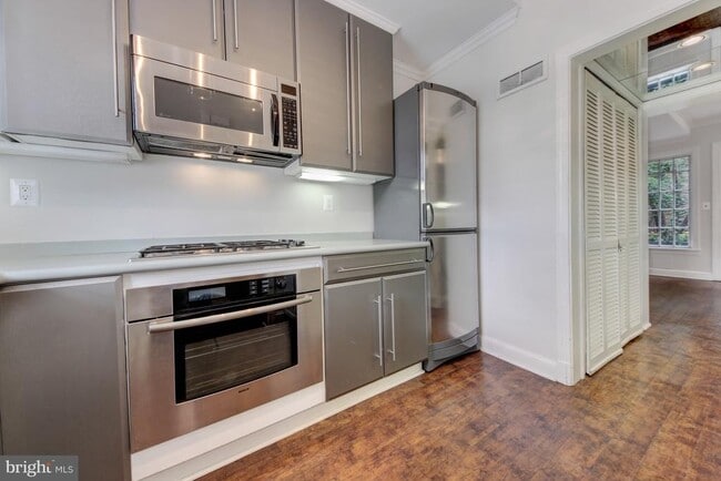 Building Photo - 1356 27th St NW