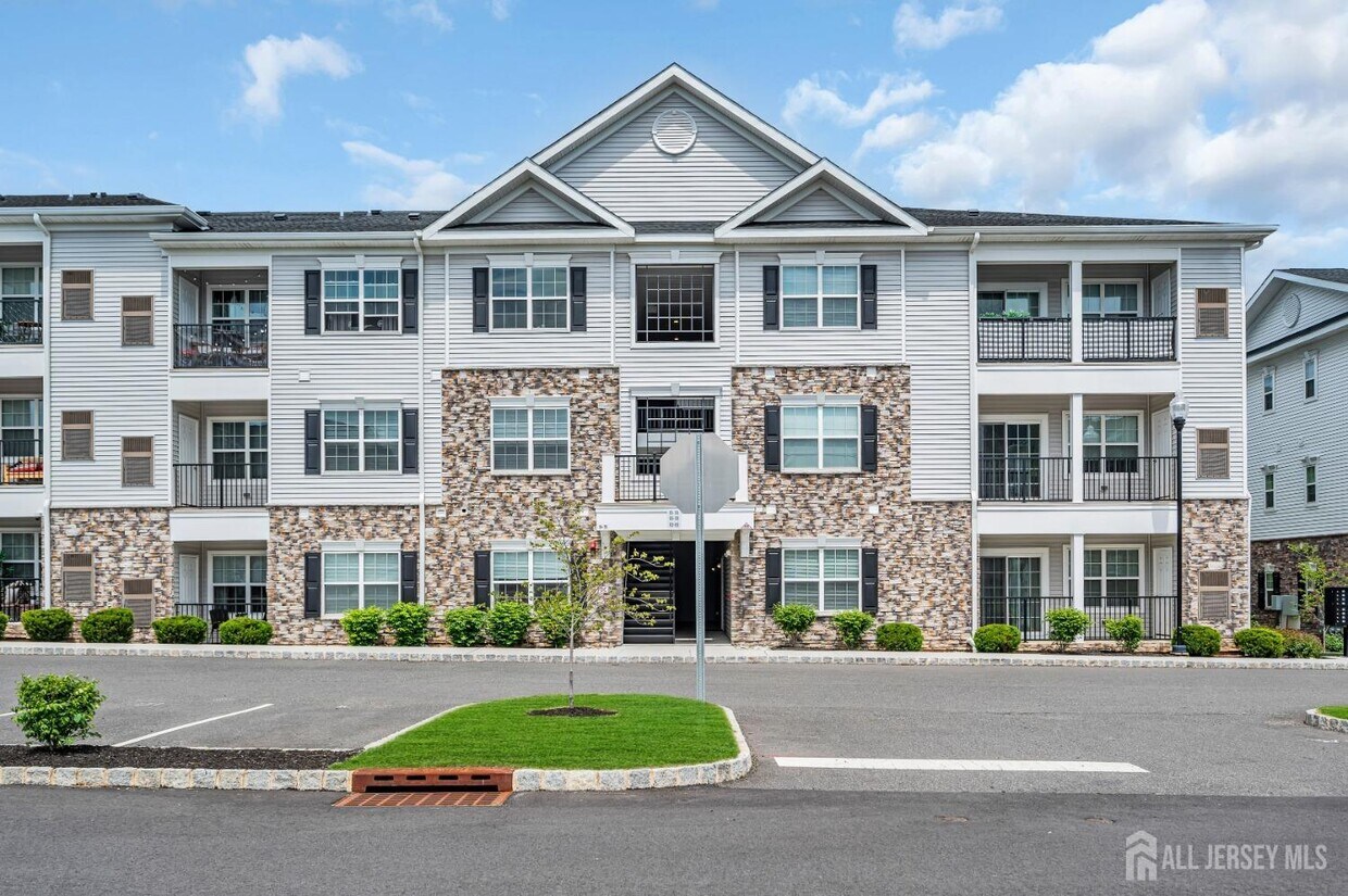 Foto principal - 915 Vanderbergh Blvd
