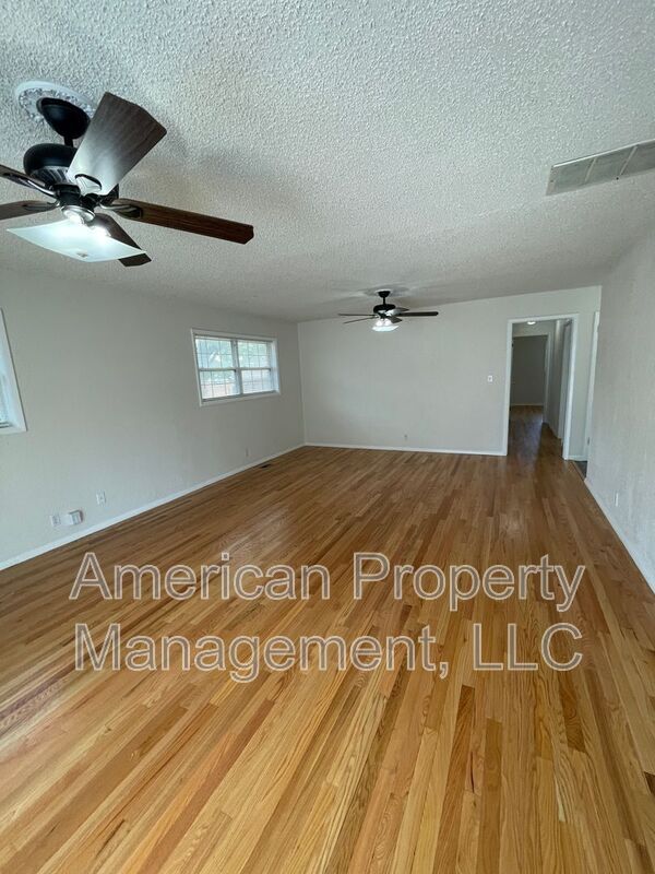 Building Photo - 2907 S 67th E Ave
