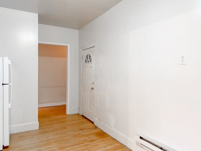 Building Photo - 1308 Oak Ave