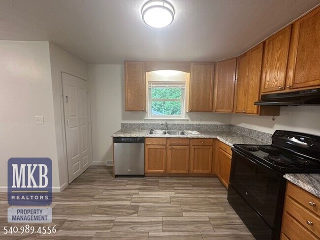 Building Photo - 3 Bedroom in Vinton