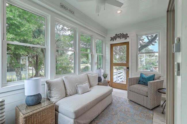 Foto del edificio - 1 Live Oak Dr
