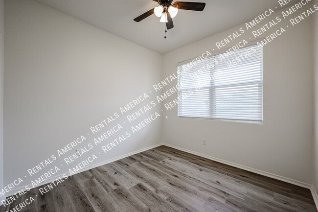 Building Photo - 36387 Pampoloma Ave