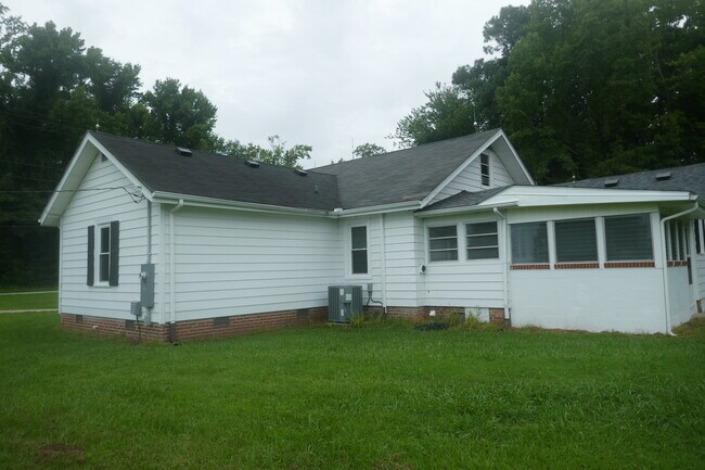 Foto del edificio - 132 NC Hwy 343 N