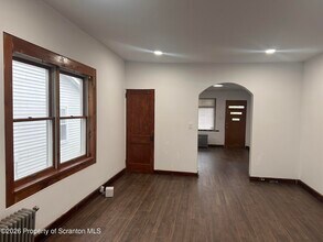 Building Photo - 1142 Hampton St