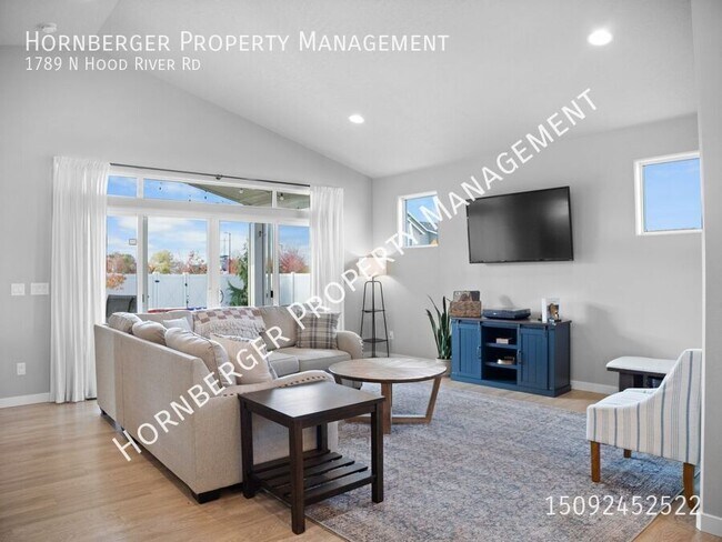 Building Photo - Your New Home Near Orchard Park Awaits!