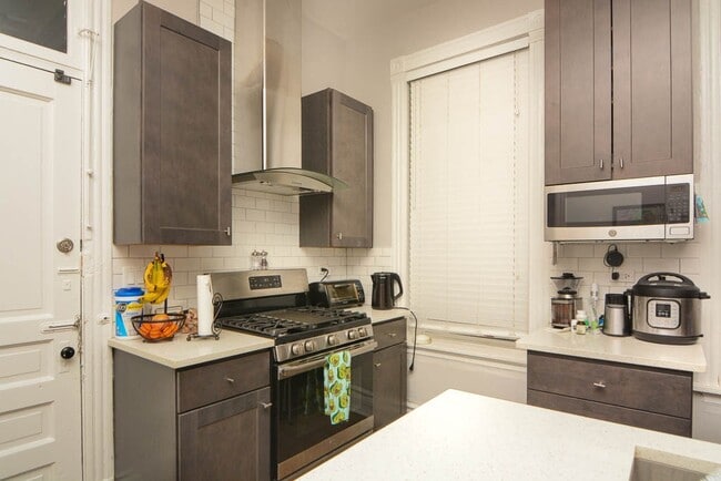 Foto del edificio - 949 N Winchester Ave