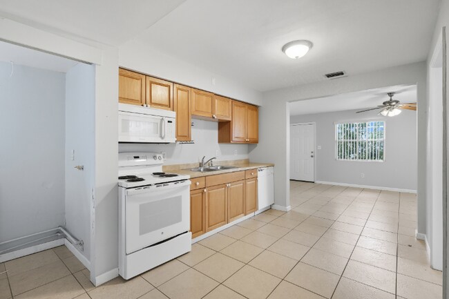 Foto del edificio - 4220 38th Ave N