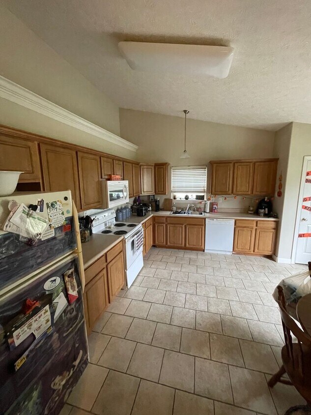 Foto del edificio - Newer built 3bed/2bath home in West Lafayette. Large 2 car garage.
