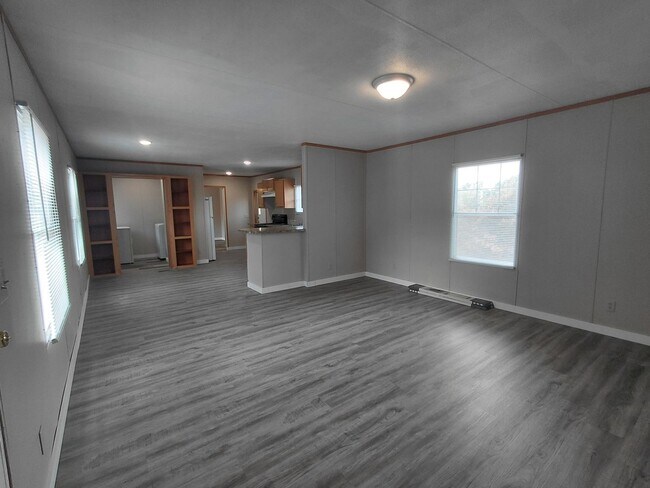 Building Photo - 14369 Harvey Dr