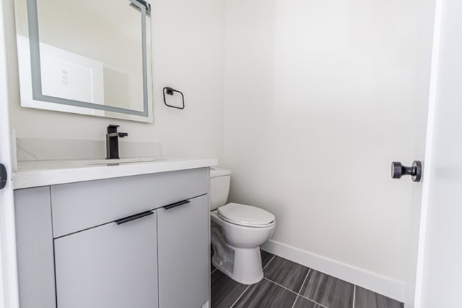 Foto del edificio - 1330 Tamarind Ave