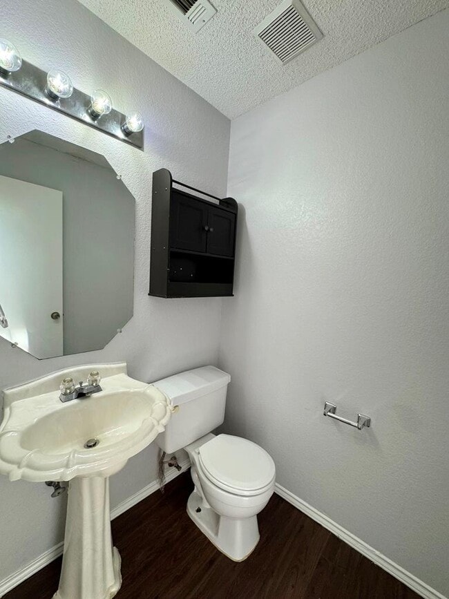 Foto del edificio - 14009 Maricella Ln