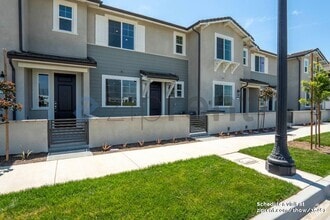 Building Photo - 4046 E Lily Paseo