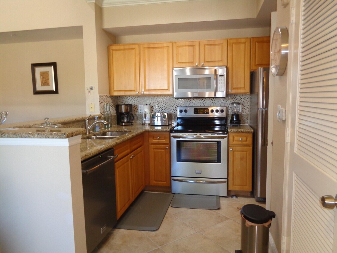 Foto principal - 15085 Michelangelo Blvd
