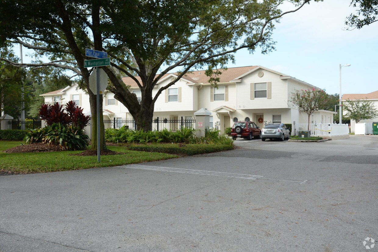 Foto principal - 18 Townhomes