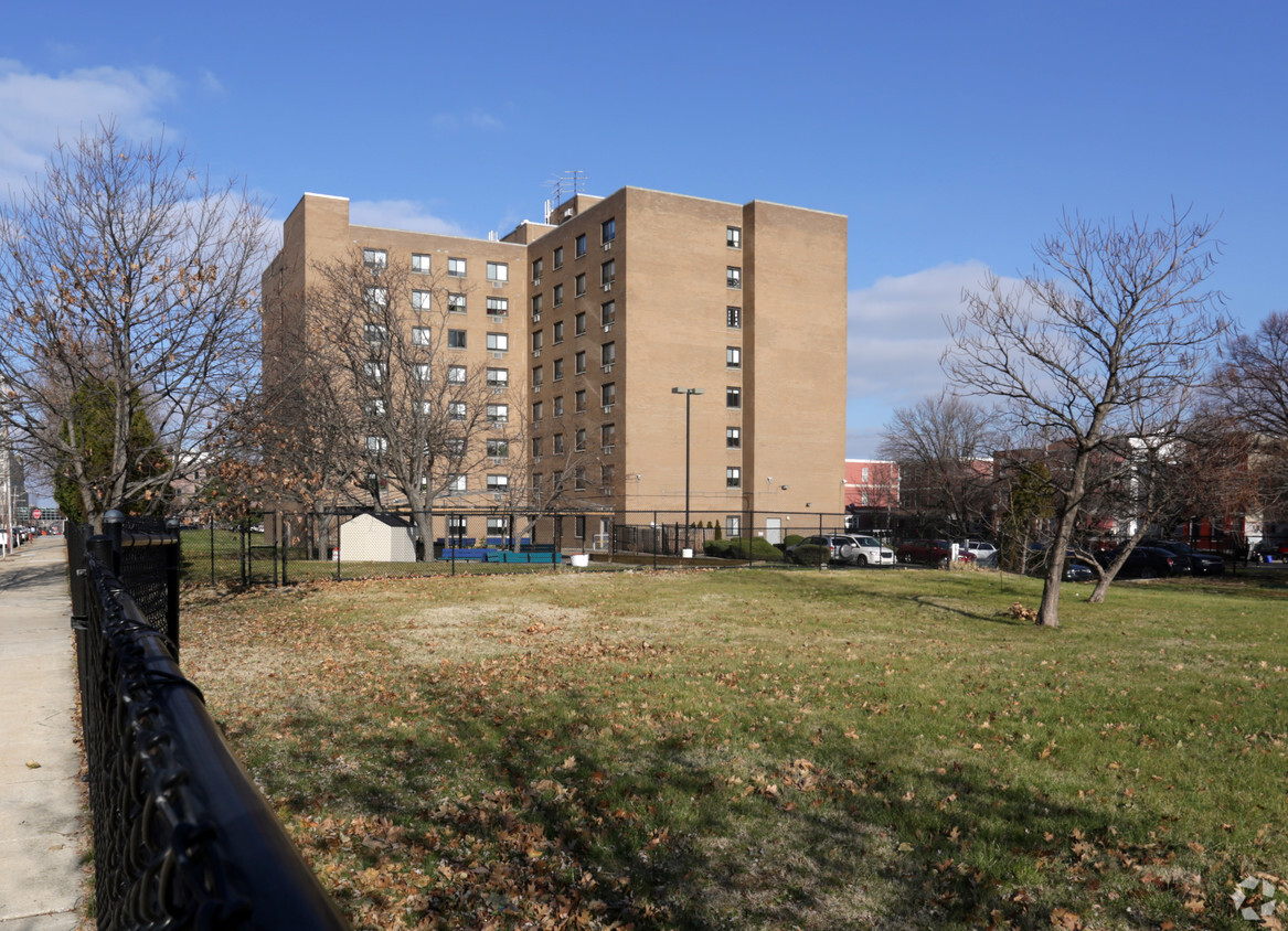 Foto del edificio - Gray Manor Apartments