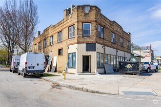 Building Photo - 85 Mapledale St