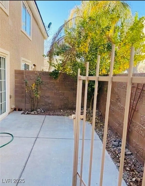 Building Photo - 10173 Quaint Tree St
