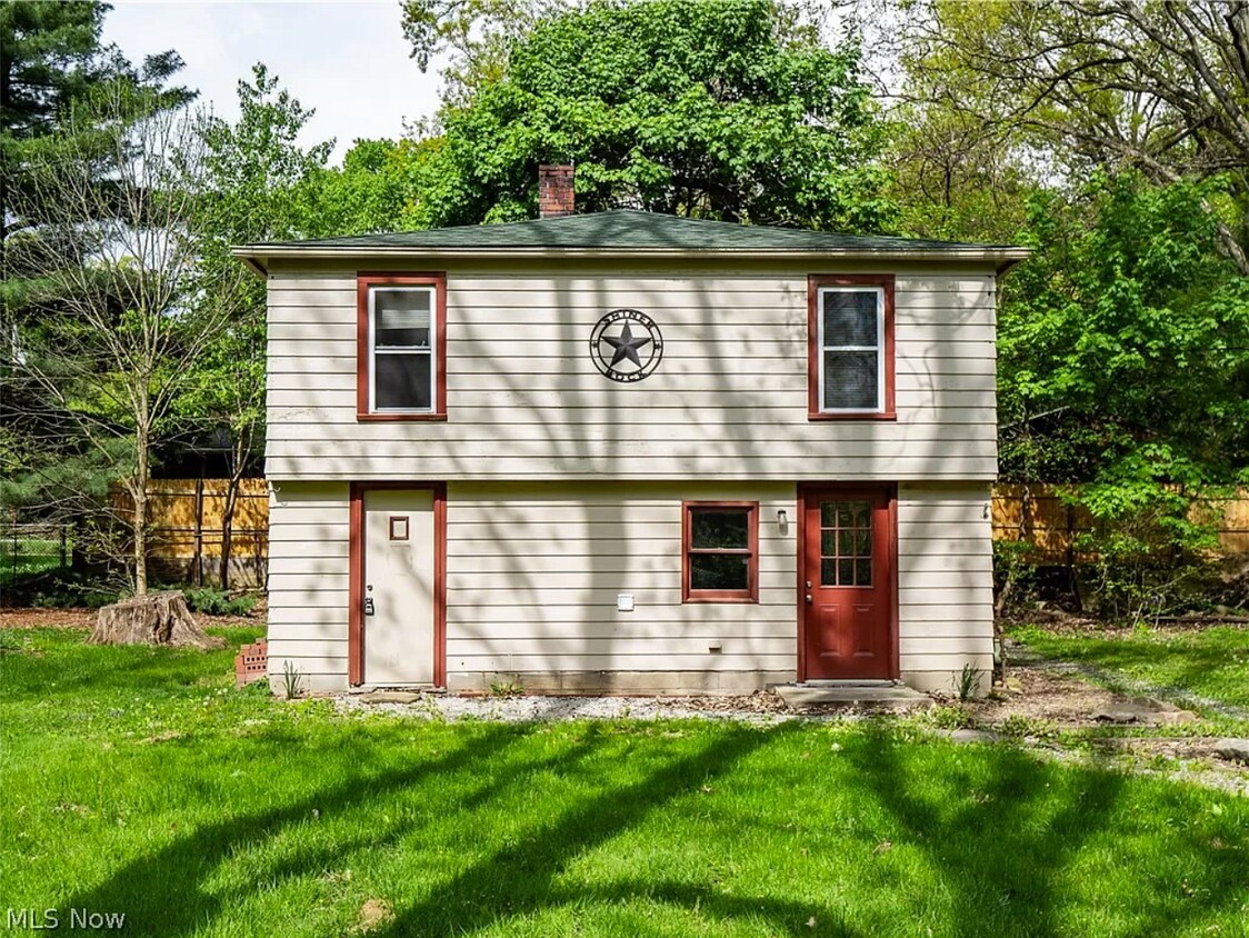 Outside of Duplex - 446 Garrett St