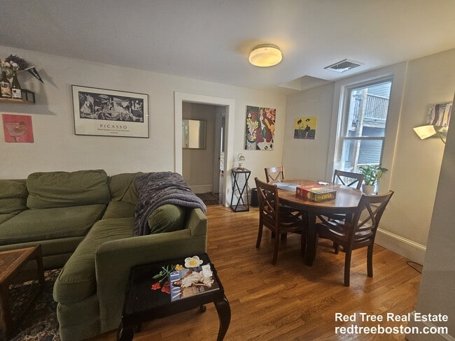 Building Photo - 7 Riverside Pl