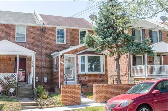 Building Photo - 719 Faraday Pl NE