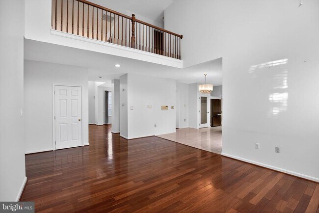 Foto del edificio - 2323 Springdale Ln