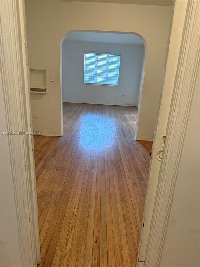 Building Photo - 23 Majorca Ave