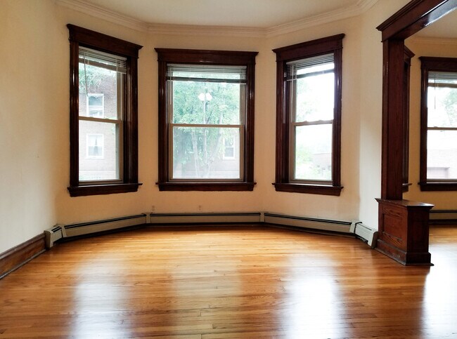 Foto del edificio - 2329 W 35th Pl