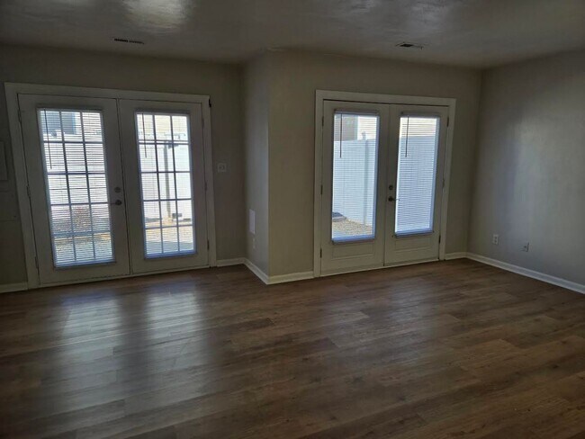 Foto del edificio - Wonderful 3 bedroom 1.5 bath Townhome in Williamsburg!