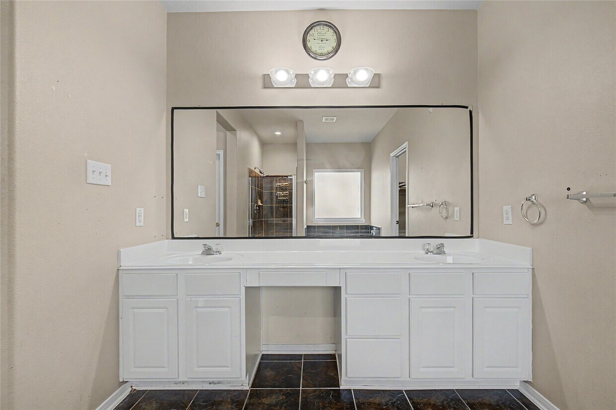 Foto del edificio - 9947 Valance Way