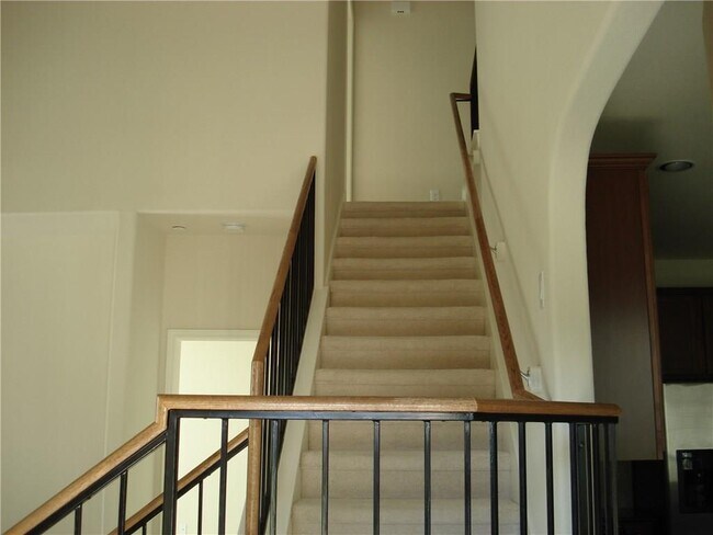 Building Photo - 3101 Davis Ln