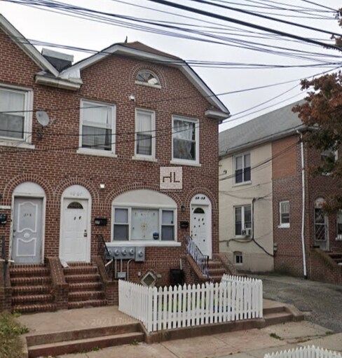 Building Photo - 201 STREET