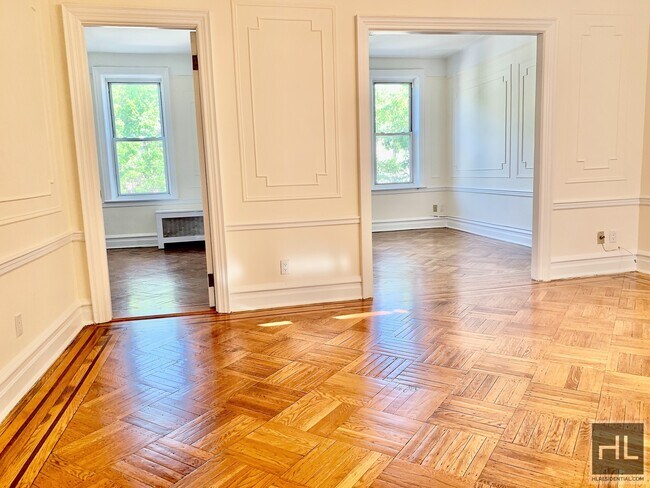 Foto del edificio - LARGE 3 BEDROOM IN BAY RIDGE!!! PARROTT PLACE