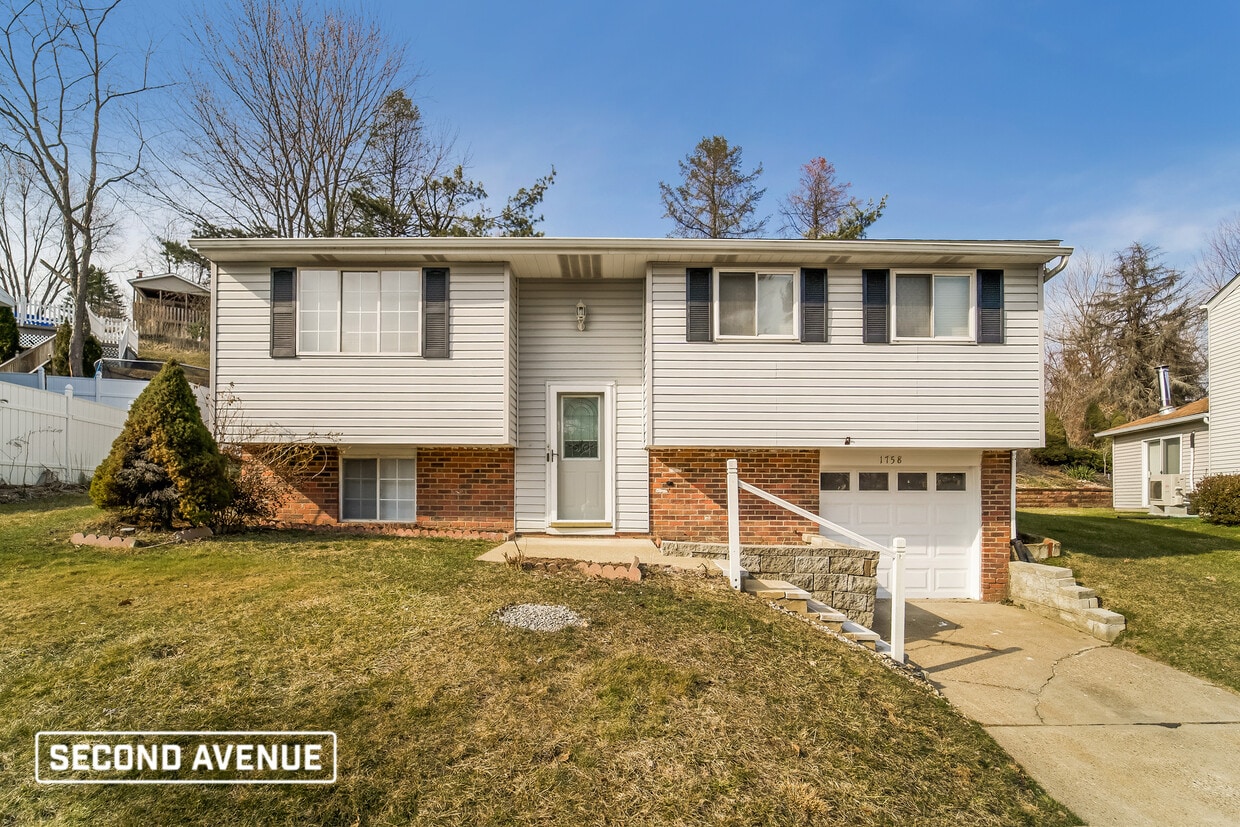 1758 Ivanhoe Dr, Irwin, PA 15642 House Rental in Irwin, PA