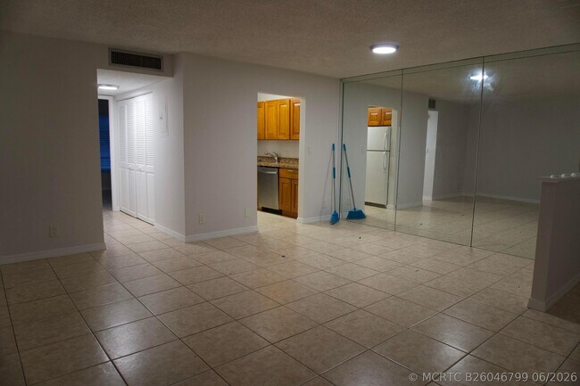 Foto del edificio - 2840 NE 14th St