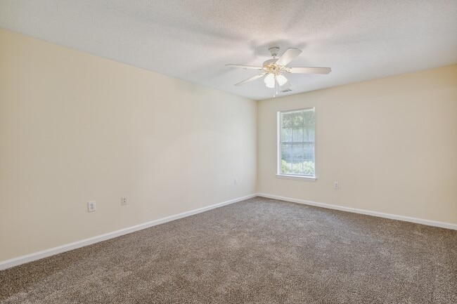 Building Photo - Columbia Colony Senior