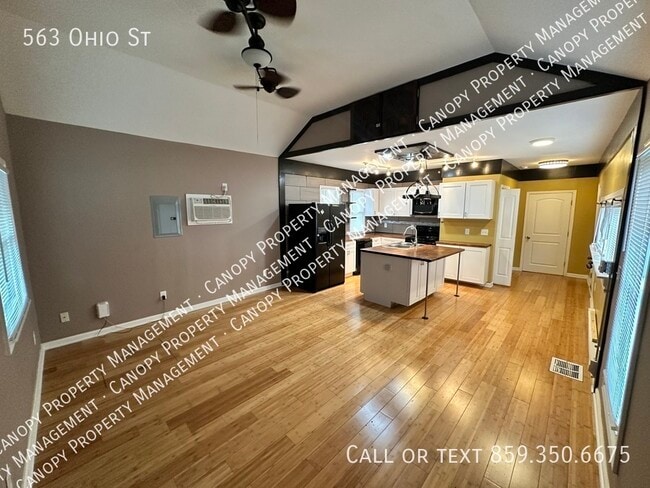 Photo - 563 Ohio St House