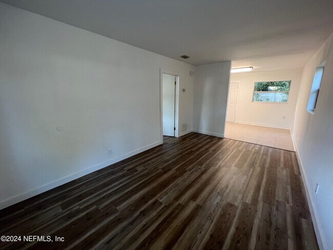 Foto del edificio - 3264 St Augustine Rd