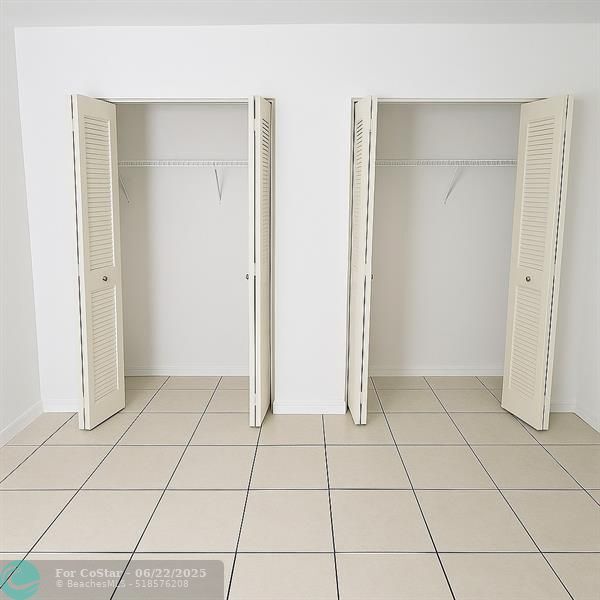 Building Photo - 1151 NE 17th Ct