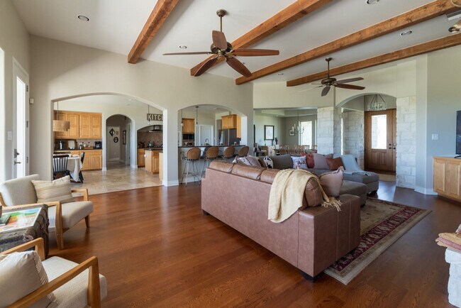 Foto del edificio - 900 County Road 438-SI ID1606261P