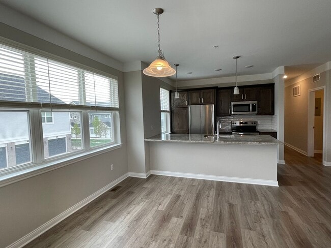 Building Photo - Shelby Township - 3 Bedroom, 2 Bath, End-Unit condo style w/Att Garage
