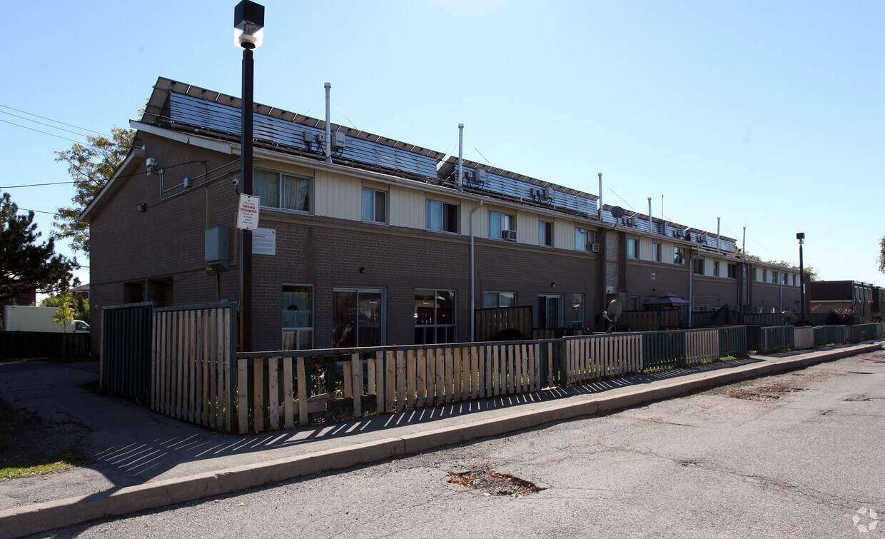 Primary Photo - 1890 Sheppard Ave W