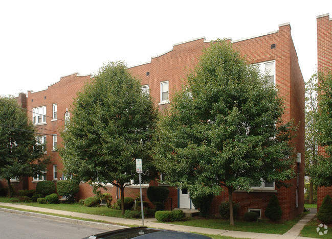 Building Photo - 15-17 Dorothy St / Dorothy Apartments LLC