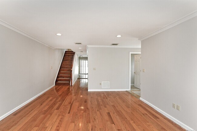 Foto del edificio - 39 Nesaquake Ave