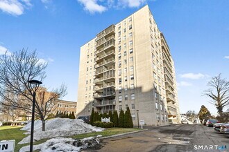 Building Photo - 65 Glenbrook Rd