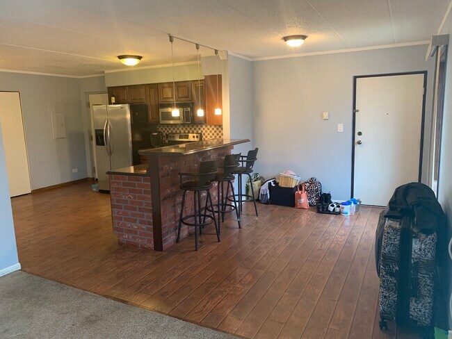 Building Photo - 655 Briar Hill Ln
